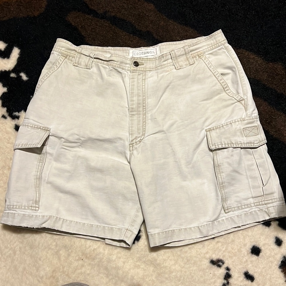 Crossings khaki shorts size 38